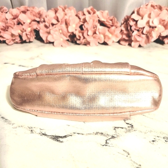 Rare HOBO Int'l Rose Gold Iridescent Ruched Medium Sz Makeup/Travel Bag - Picture 4 of 9